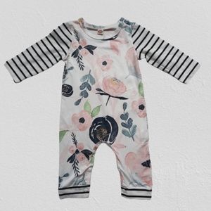 Baby onesie Floral print